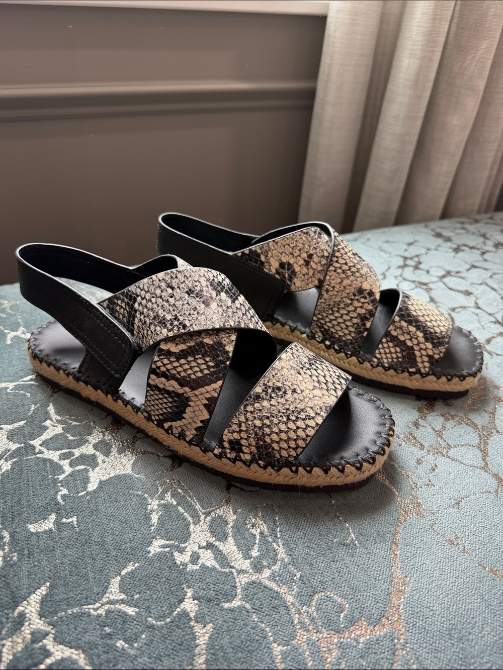 NWOT Vince Snake-Print Slingback Sandals - Black & Beige